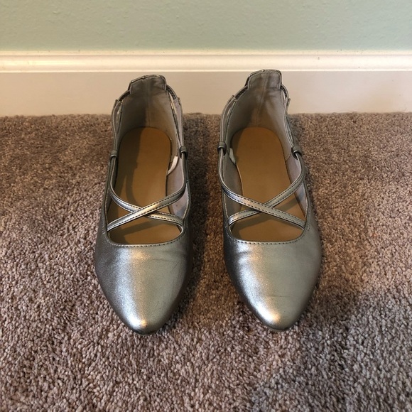 Gap Gold Strappy Flats - Picture 3 of 3